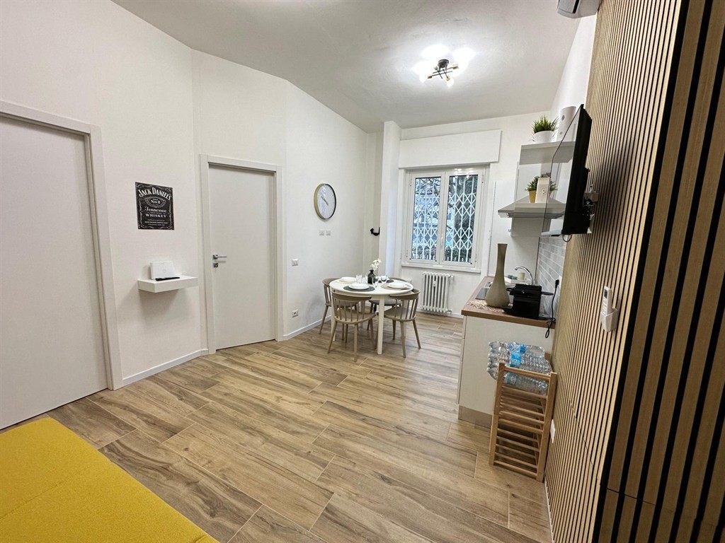 BILOCALE  VIA RUGGERO LEONCAVALLO 31