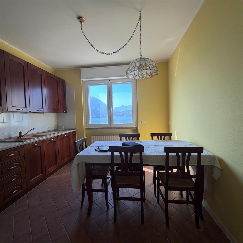 TRE LOCALI VISTA LAGO